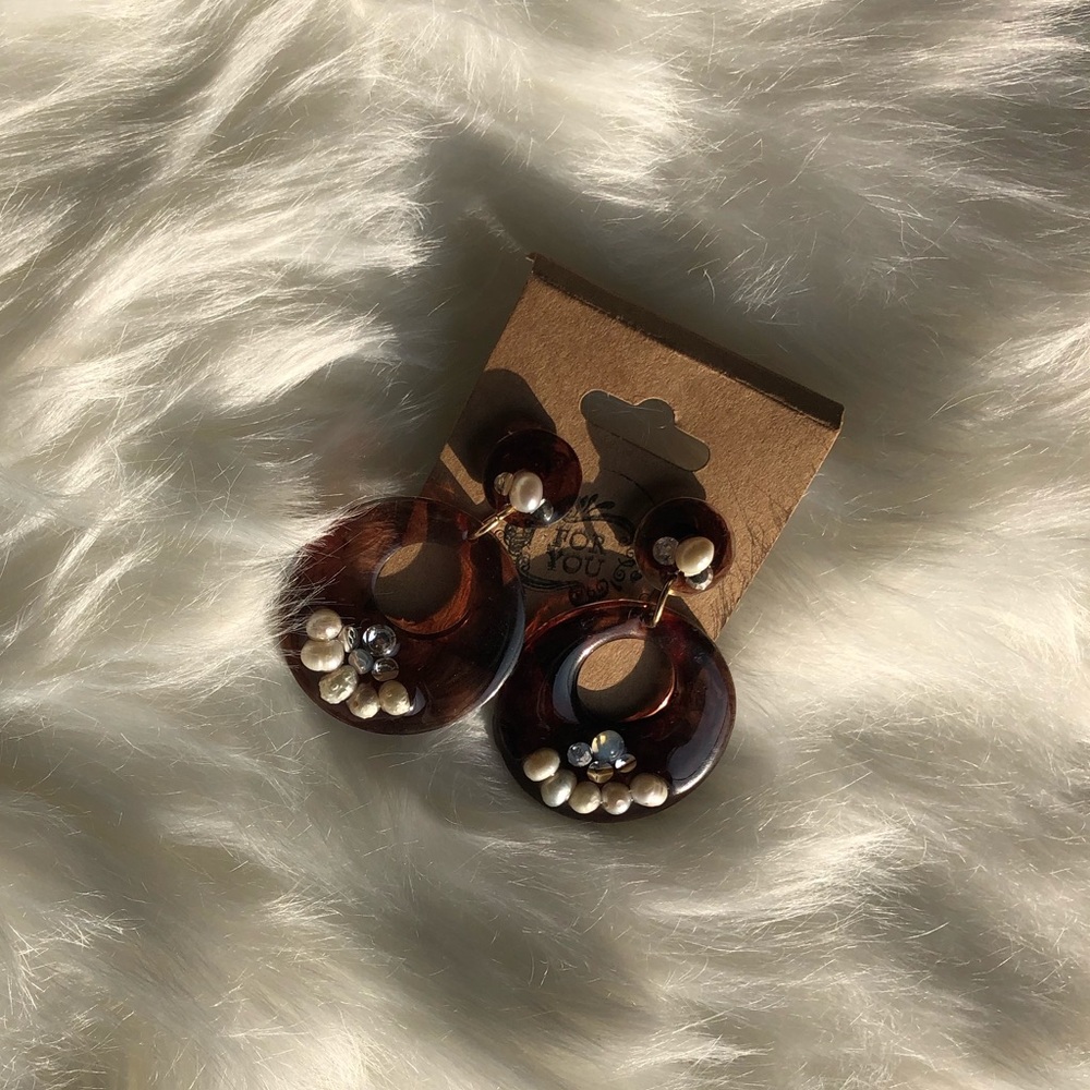 Dangle earrings